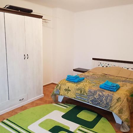 Aris Apartment Hunedoara Luaran gambar