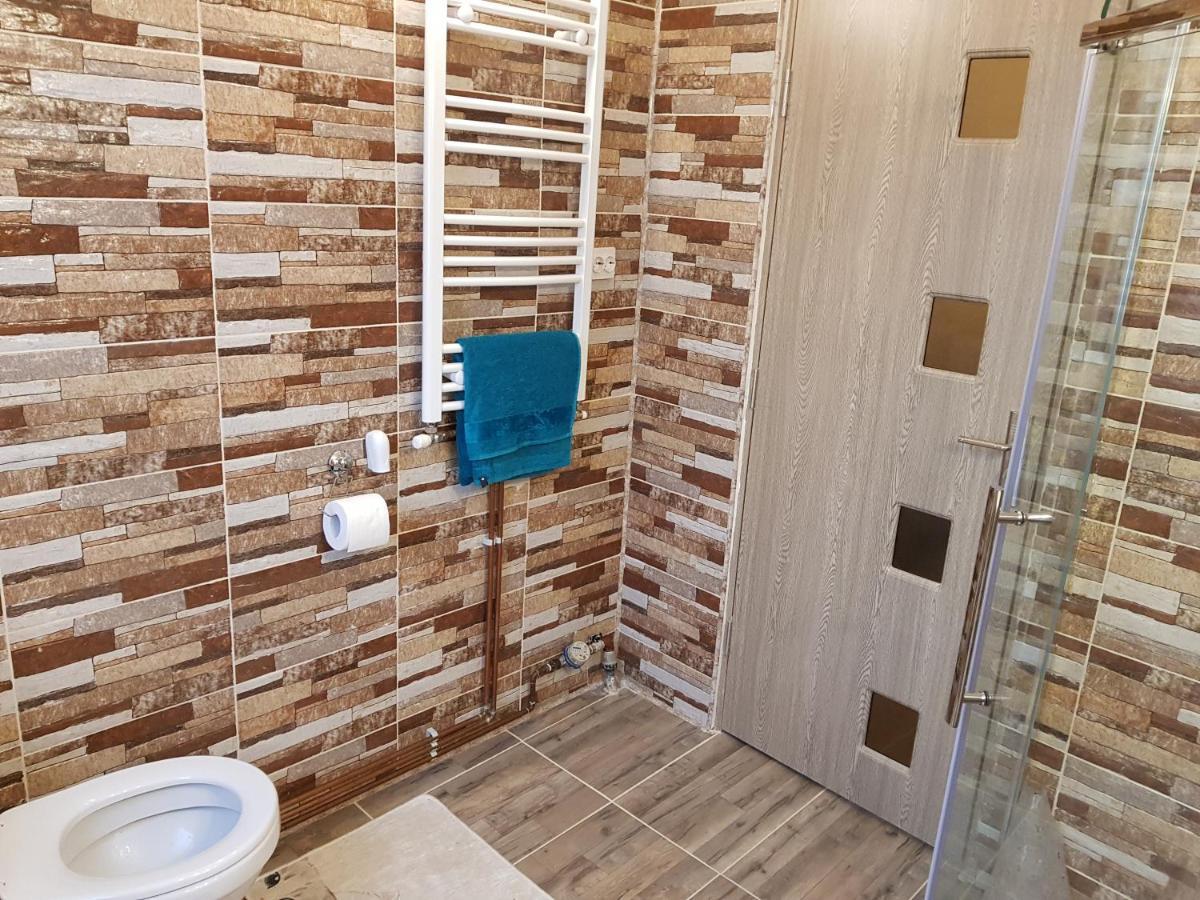 Aris Apartment Hunedoara Luaran gambar